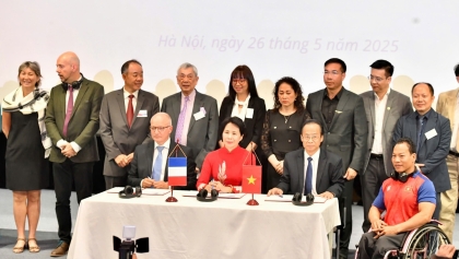 推动越欧人民关系：从专家、学者的联结到科学技术合作