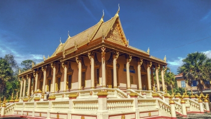 色彩斑斓、建筑华美的高棉寺
