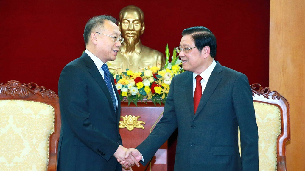 越共中央内政部部长潘廷镯会见中共中央政法委员会副秘书长杨春雷。