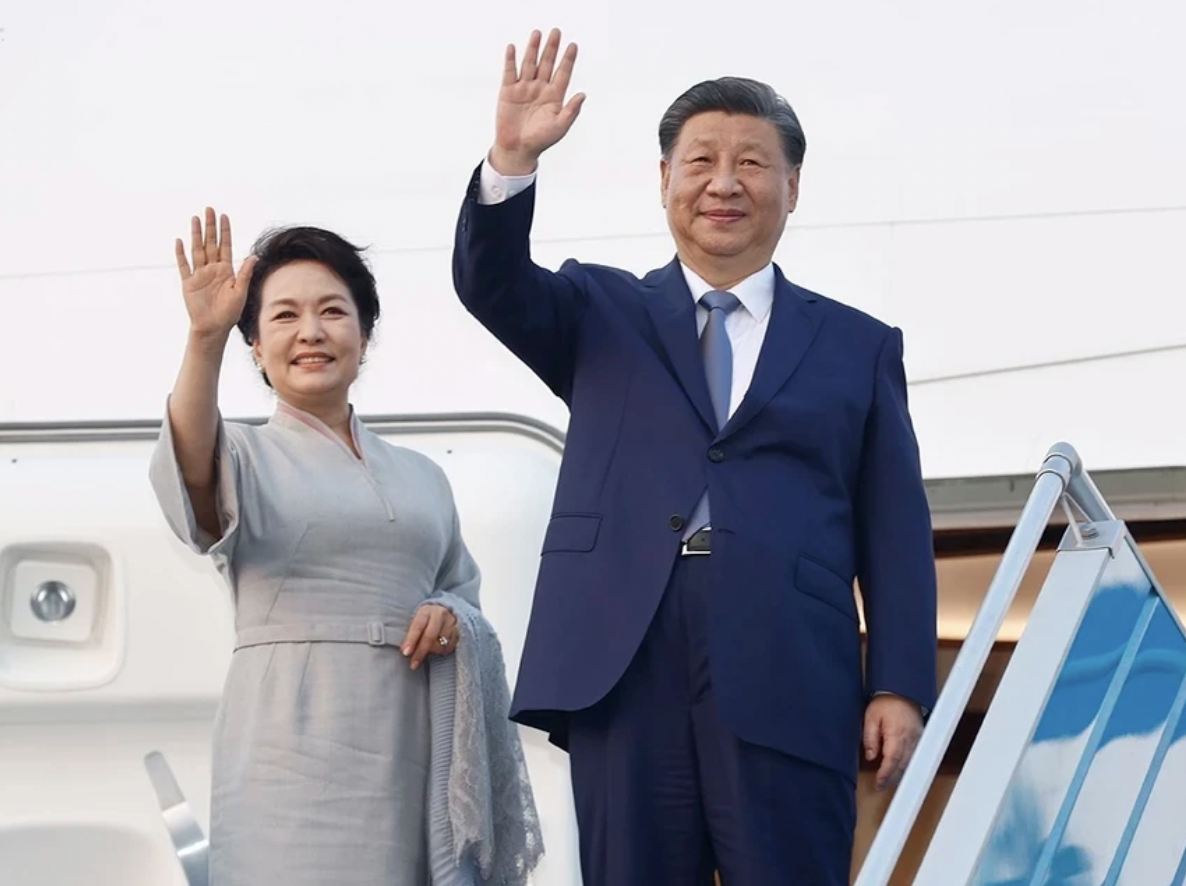 中共中央总书记、国家主席习近平圆满结束对越南的国事访问之行。
