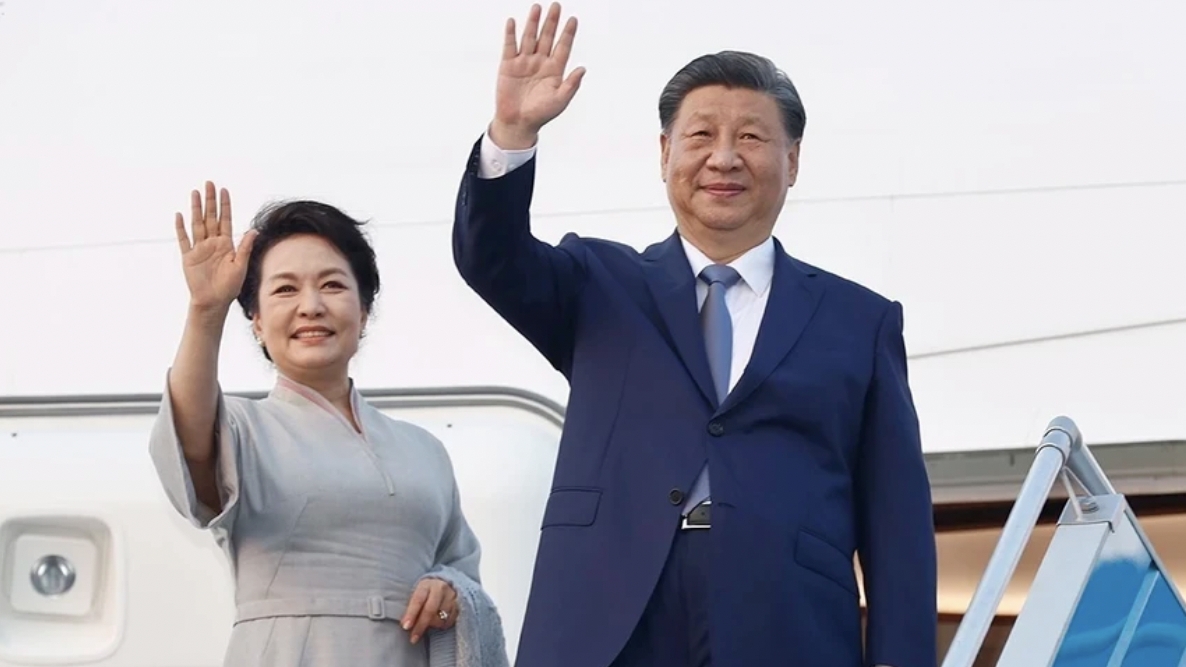 中共中央总书记、国家主席习近平圆满结束对越南的国事访问之行