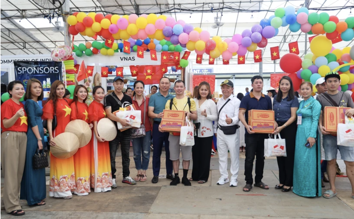 新加坡人力部在小印度站(Little India)举行了纪念国际移民日的活动。
