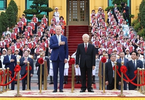 越共中央总书记阮富仲为美国总统乔·拜登访越举行欢迎仪式。