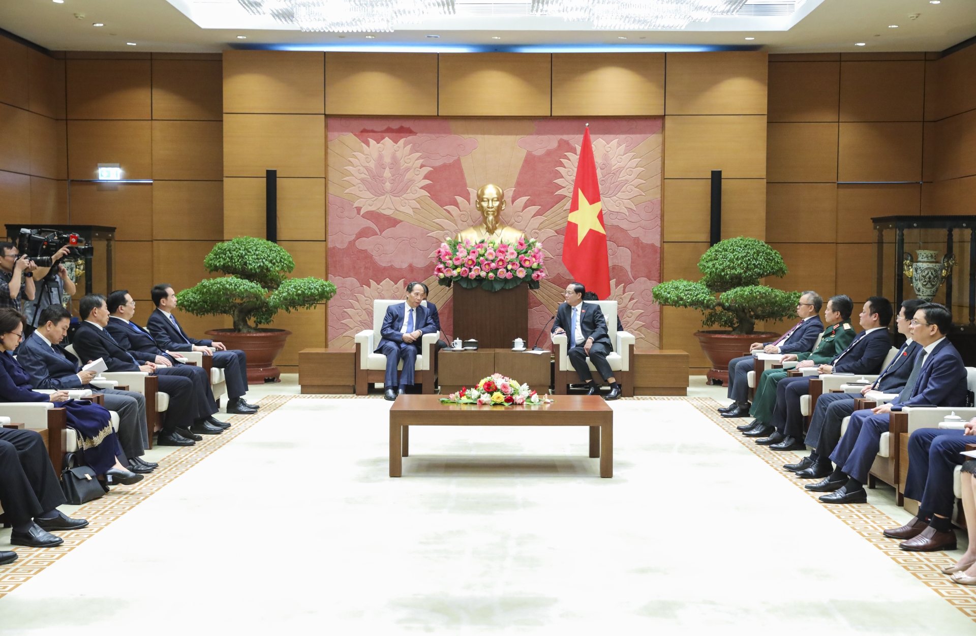 国会副主席陈光方会见中国国际交流协会代表团。 国会副主席陈光方会见中国国际交流协会代表团。