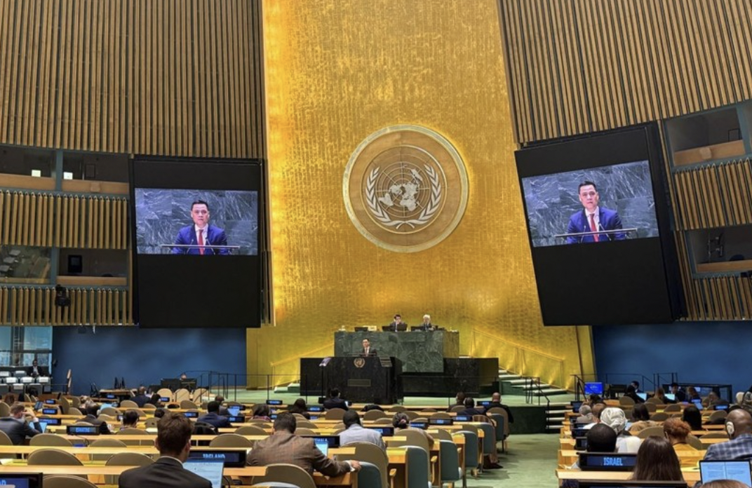 南常驻联合国代表团团长邓黄江大使在会上发言。