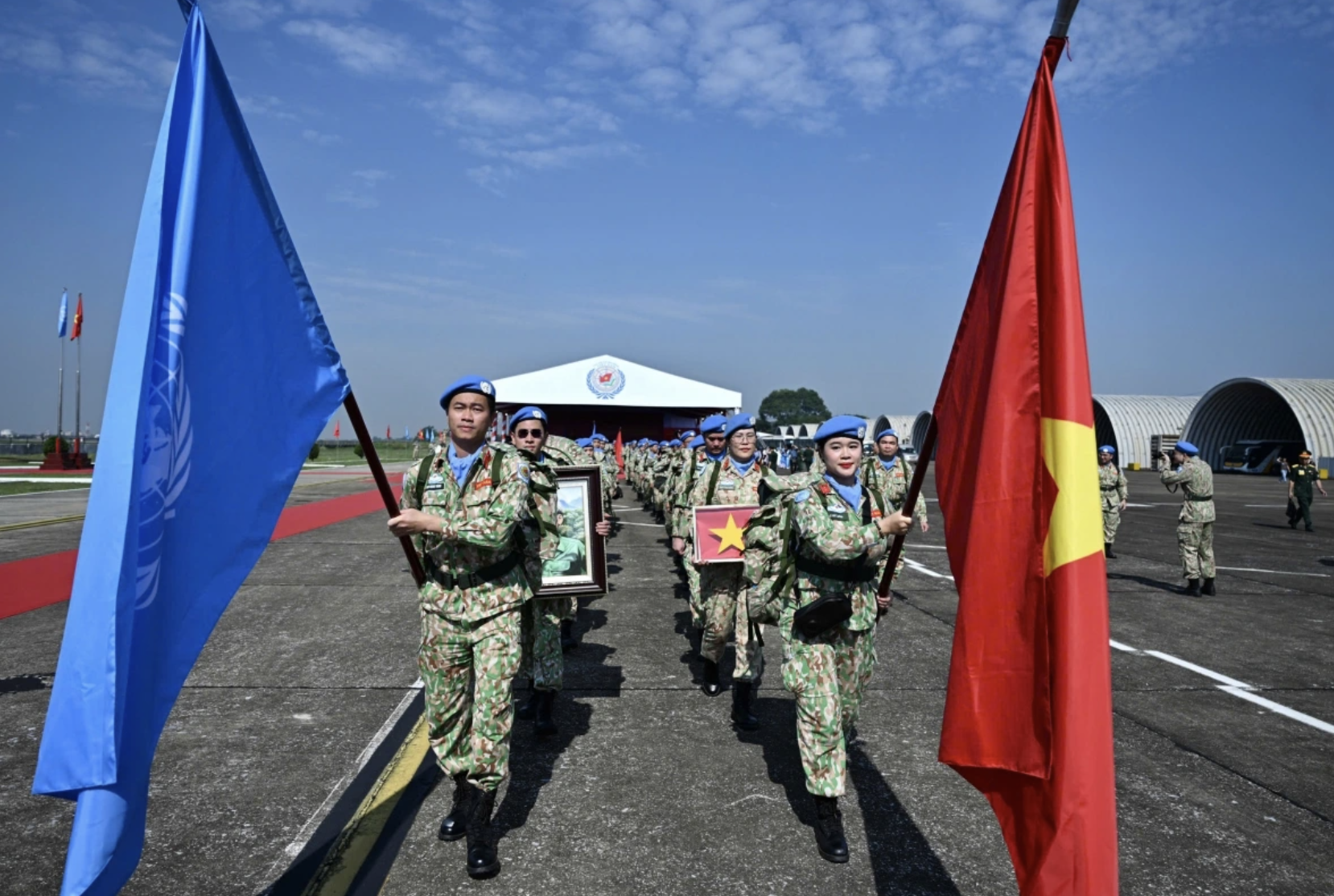 六号二级野战医院和三号工兵队启程赴南苏丹和阿卜耶伊地区执行联合国维和任务