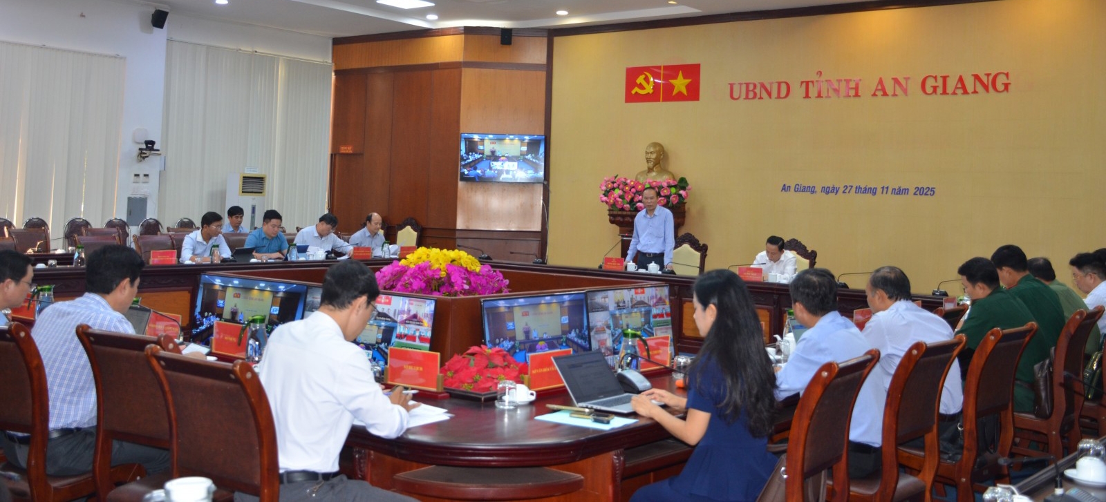 会上，工作组听取了关于落实打击IUU捕捞任务及解决方案进度的汇报。