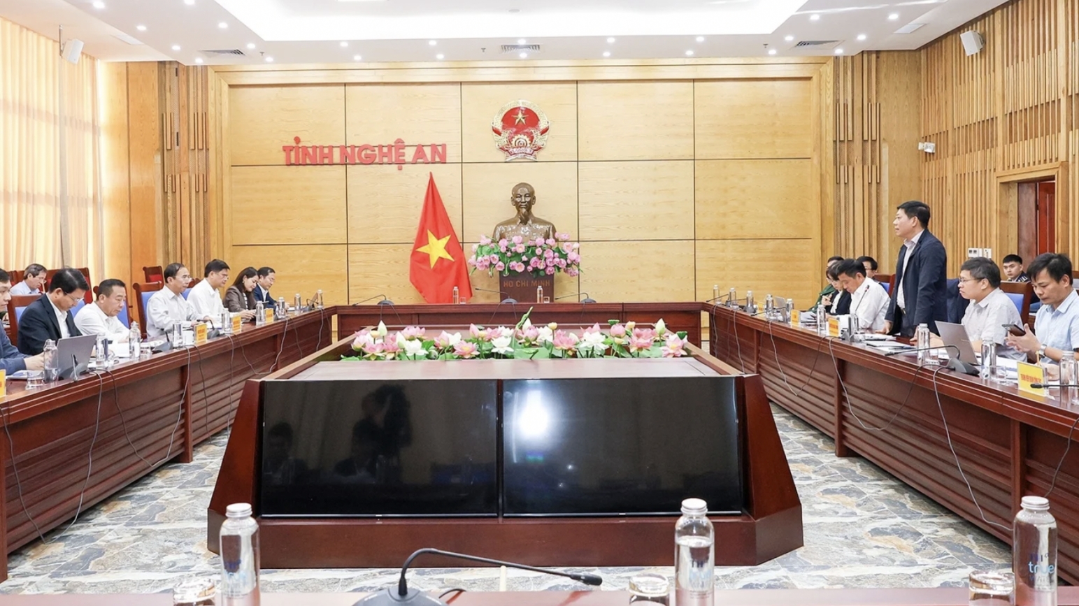 农业与环境部就打击IUU捕捞工作与义安省举行工作座谈