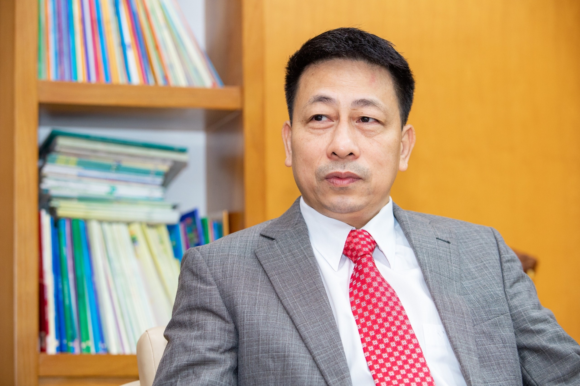 越南语书柜：为五洲建设与维护越南语做出贡献