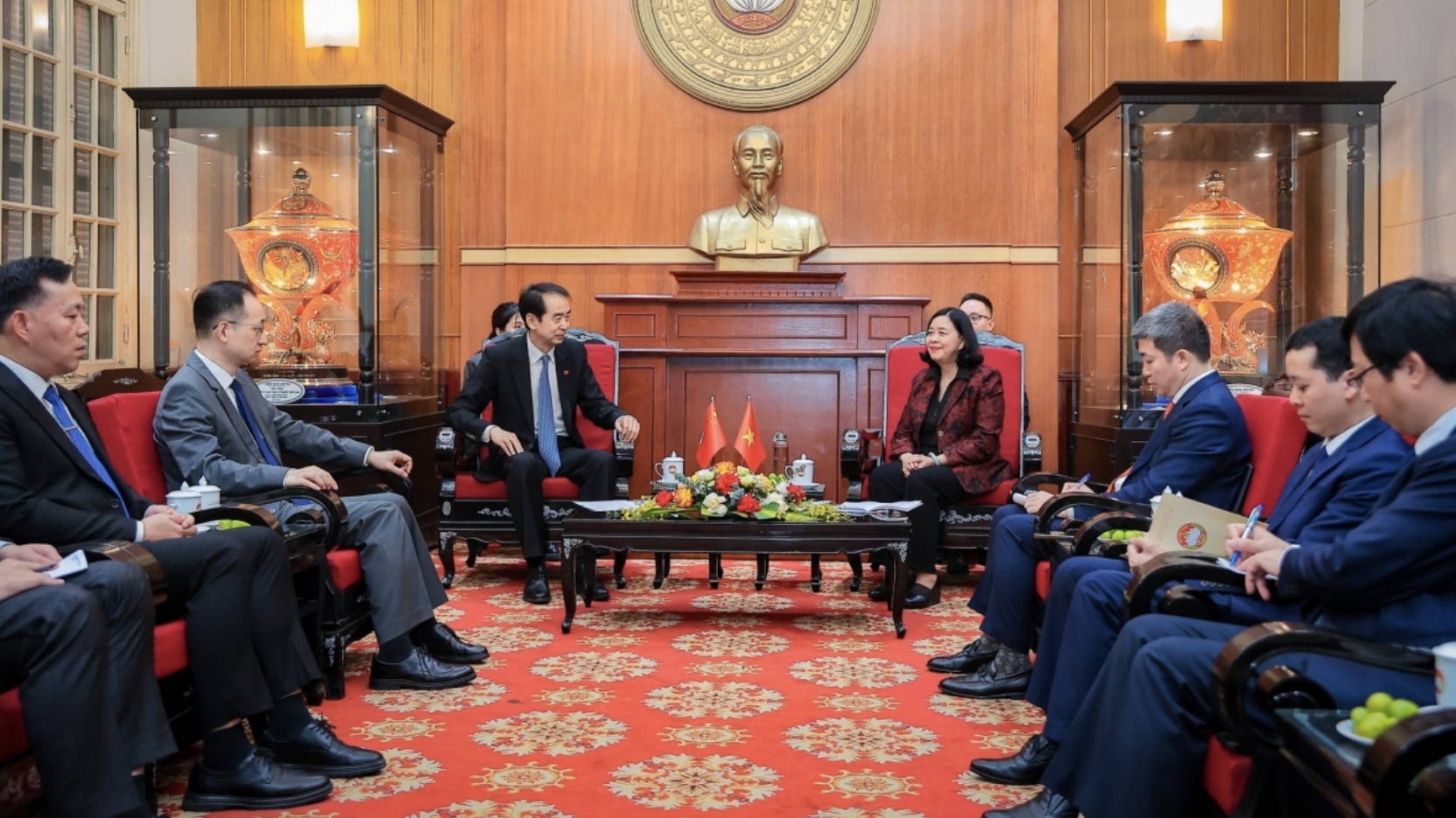 中国援助50万美元帮助越南克服洪涝灾害后果