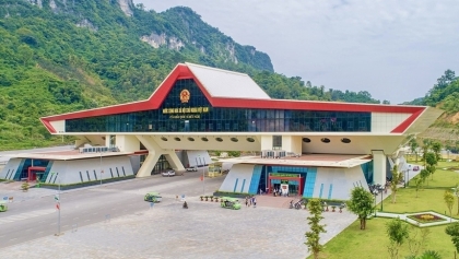 越南与中国在谅山一对口岸试点实施双向货物运输