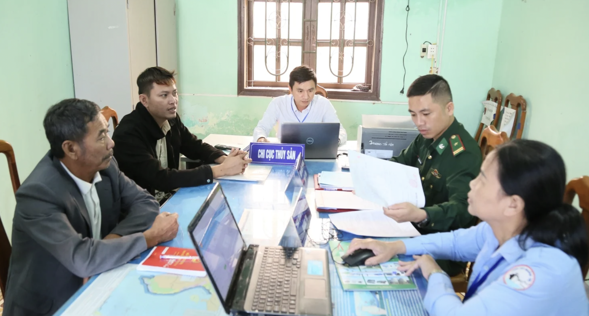 每周，广治省职能机关召开IUU防控会议以掌握数据，并对新发情况进行具体报告