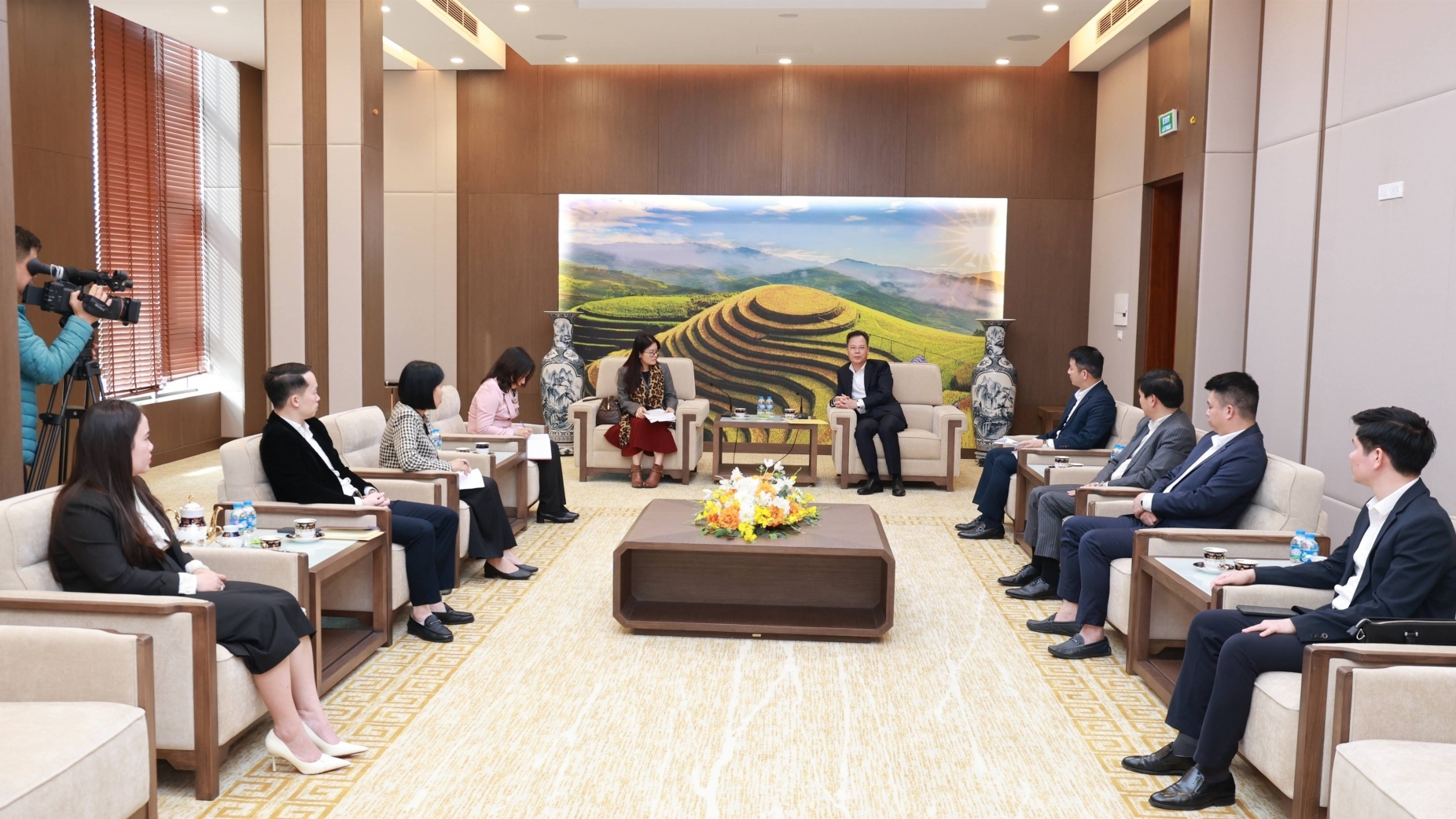 聚焦跨境基建与深化滇越合作