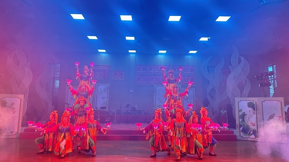 迎建交75周年 越南举行'越南文化日'友好艺术节目总彩排