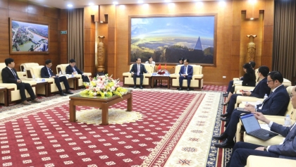 老街省委书记郑越雄会见中国驻越南大使何炜