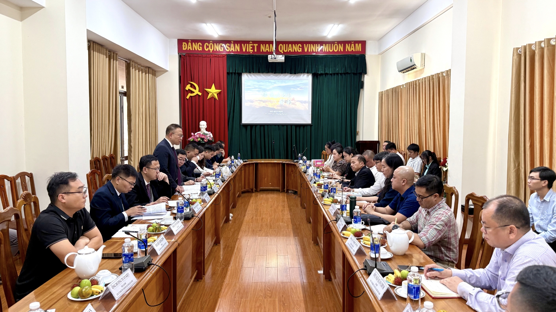 推动越中果蔬贸易合作