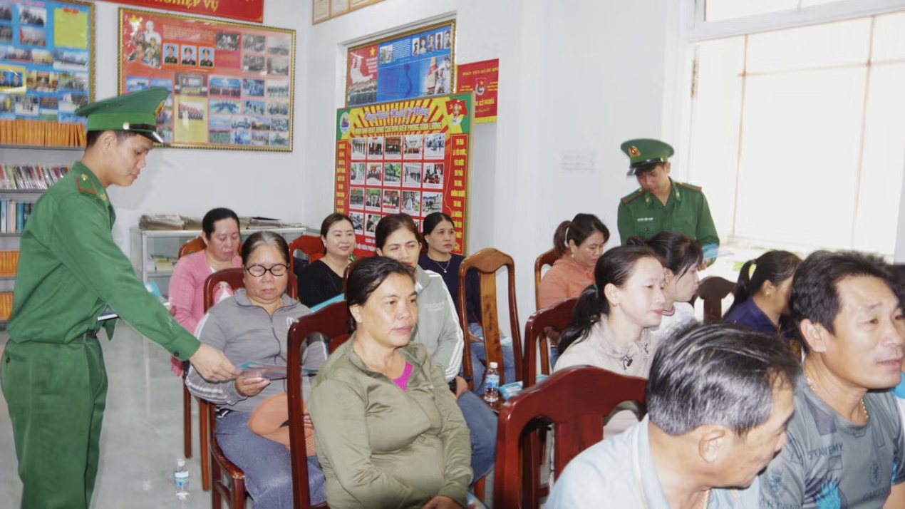 永良边防屯加强宣传工作，坚决查处IUU违规行为