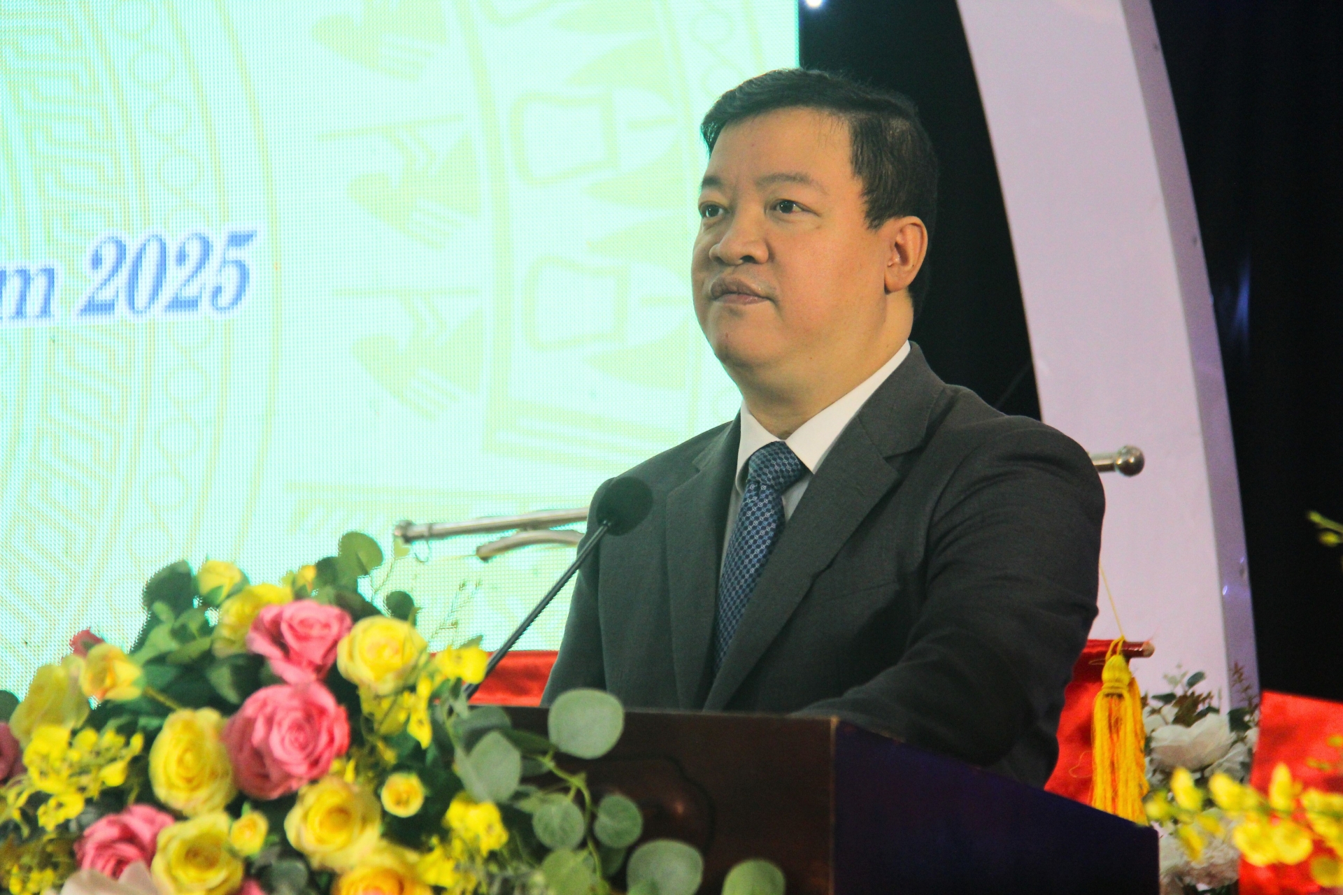 创新外国非政府援助动员战略是关键、突破性任务