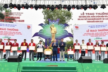 “越南体育荣耀”活动在河内举行 许多优秀运动员和教练员获表彰