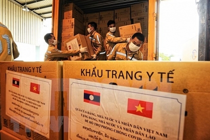 《万象时报》深度报道越南在抗疫斗争中对老挝所给予的宝贵援助